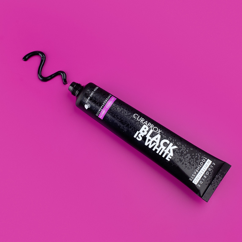 Отбеливающая зубная паста Curaprox Black Is White 1450 ppm, 90 мл