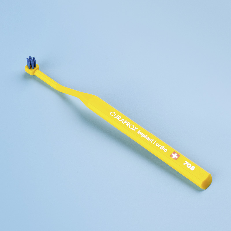 Зубная щетка Curaprox CS 708 Implant Ortho для брекетов и имплантов (желтая)
