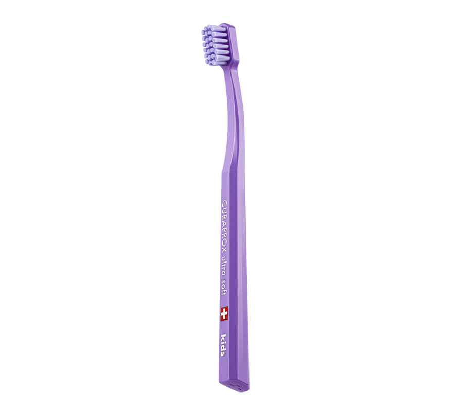 Набор зубных щеток Curaprox Kids 5500 Ultra Soft (2 шт.), (красная и фиолетовая)
